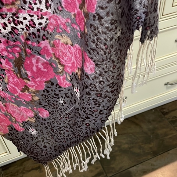 Torino Scarf - Picture 5 of 6